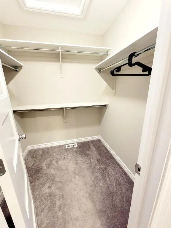 3 bedroom town house in ottawa close to downtown