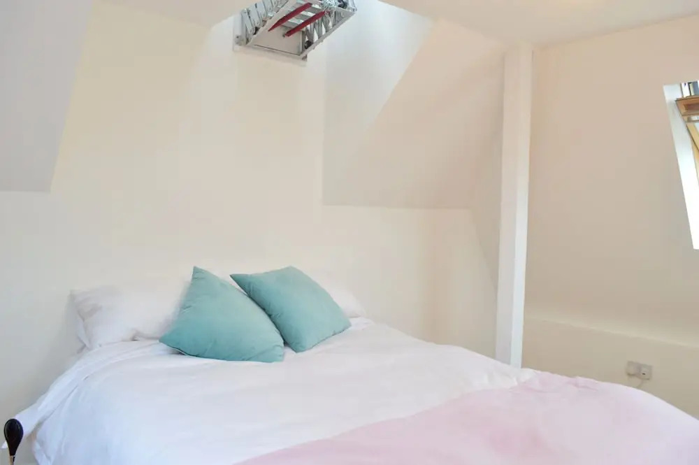 Spacious Apartment for 4 in Trendy Shoreditch