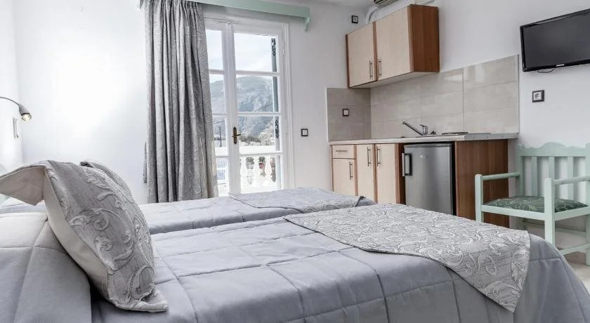 Avraki Rooms & Studios