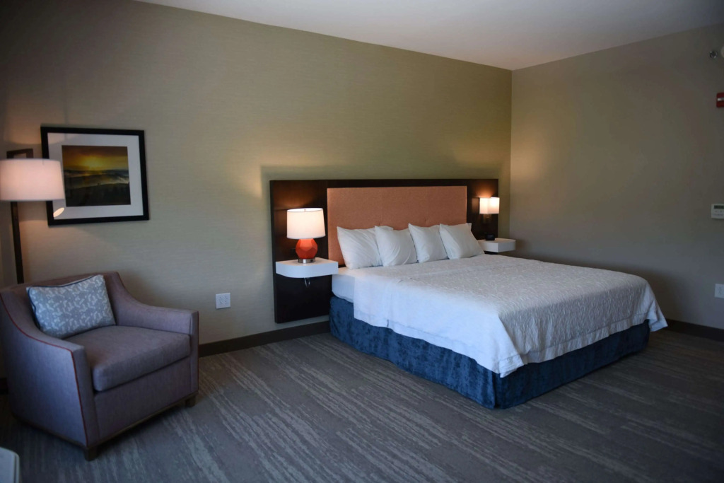 Hampton Inn & Suites Lenoir, NC