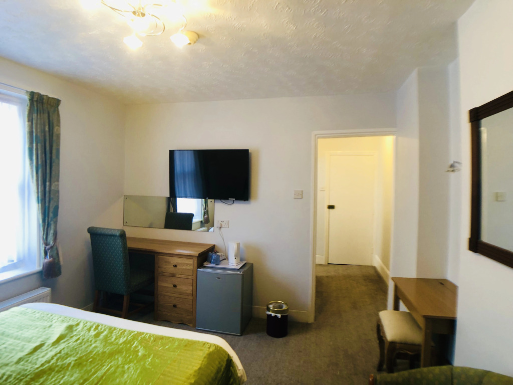 Ilfracombe House Hotel - near Cliffs Pavilion