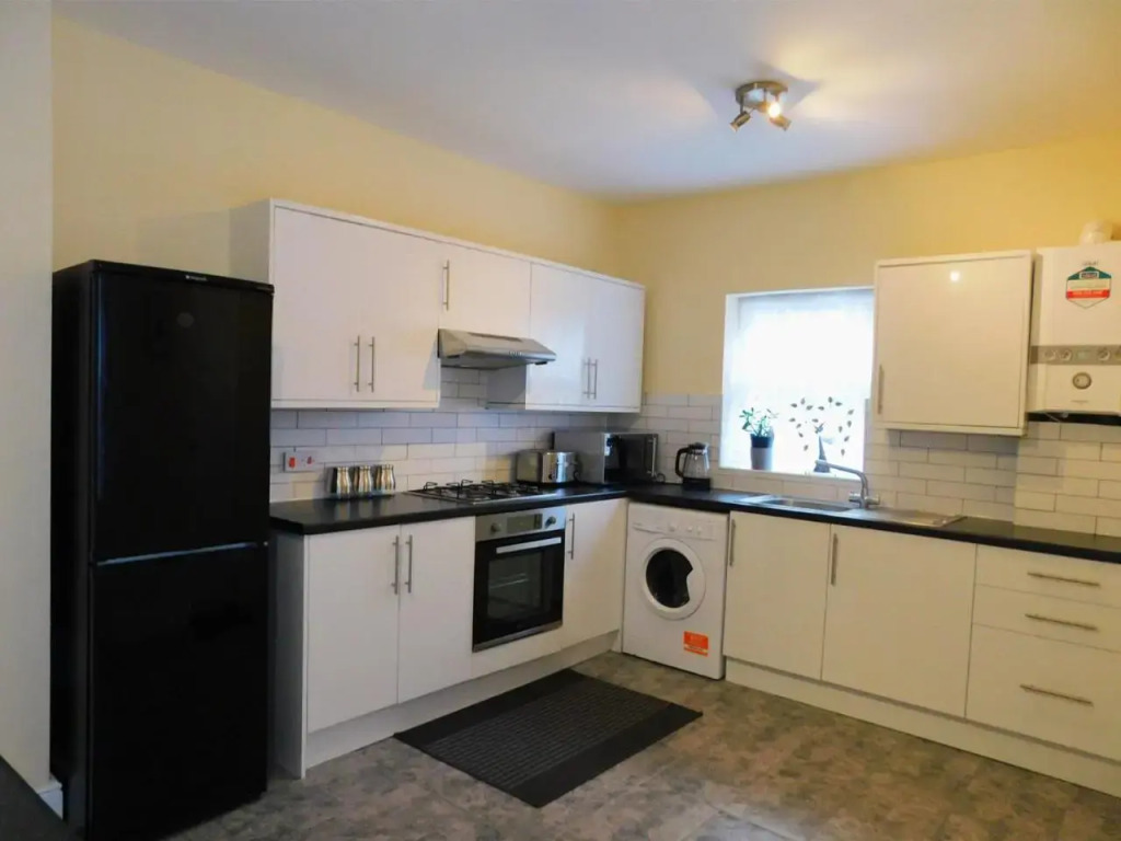 Entire 4 bedroom Terrace house in London