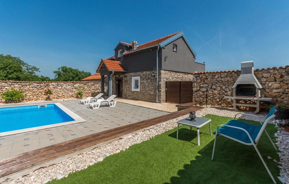 Lovely Home In Donje Rastane