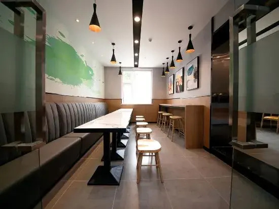 Feifan Boutique Hotel (Jiaozuo High-Speed Railway Station Wangfujing)