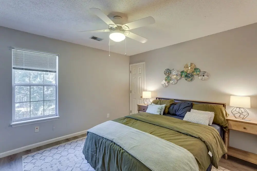 North Charleston Home Near Shopping & Dining!