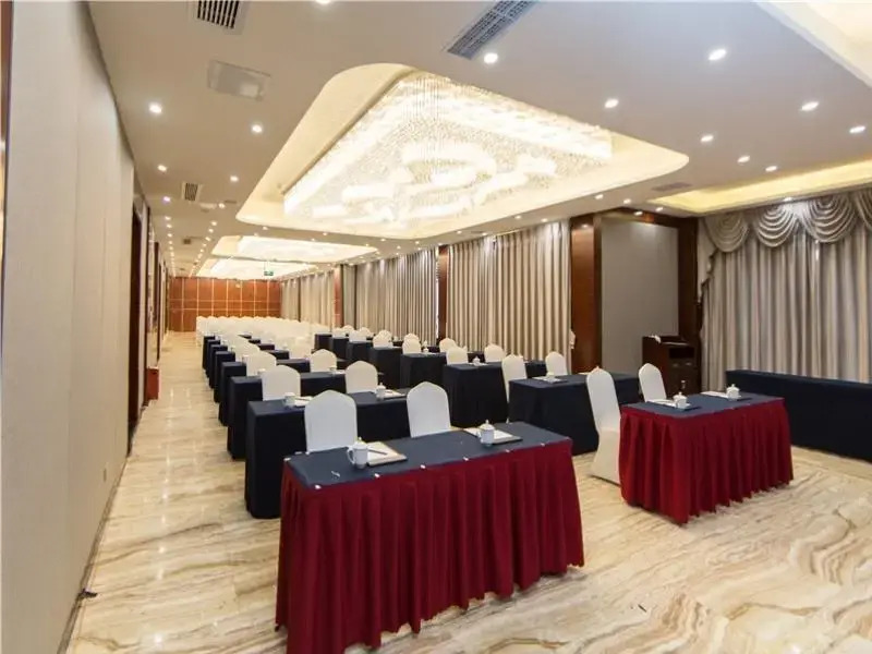 GreenTree Eastern Yibin Yijian Road New City Plaza Hotel