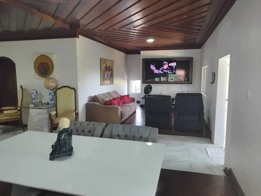 Casa com Piscina 50000 lts Área Gourmet