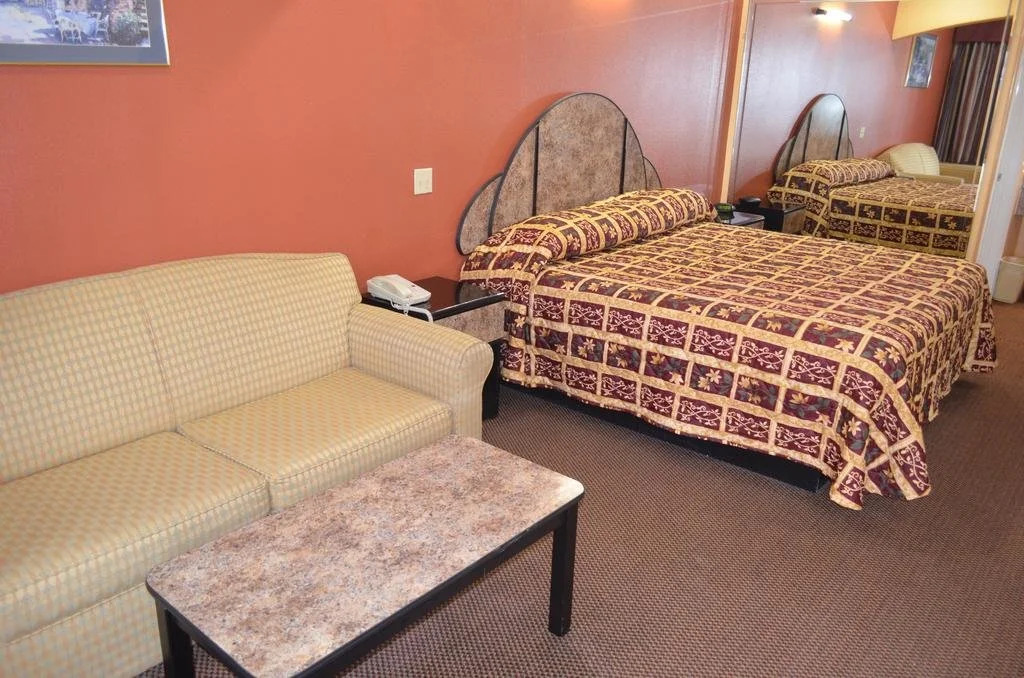 Scottish Inns  Suites IAH Airport South