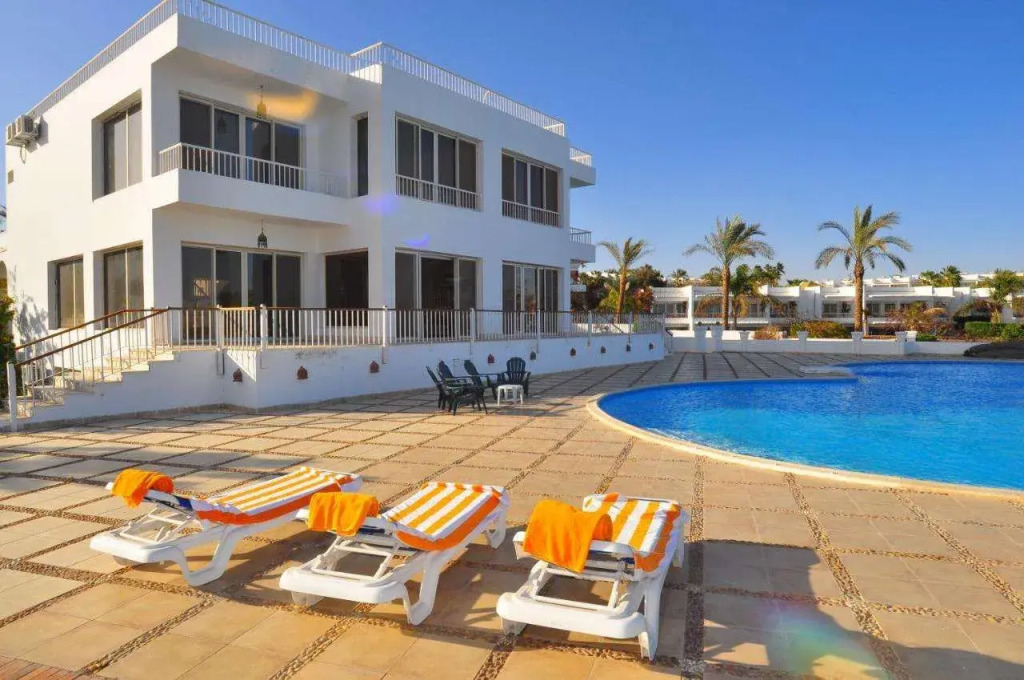 Carlton Luxury Villa