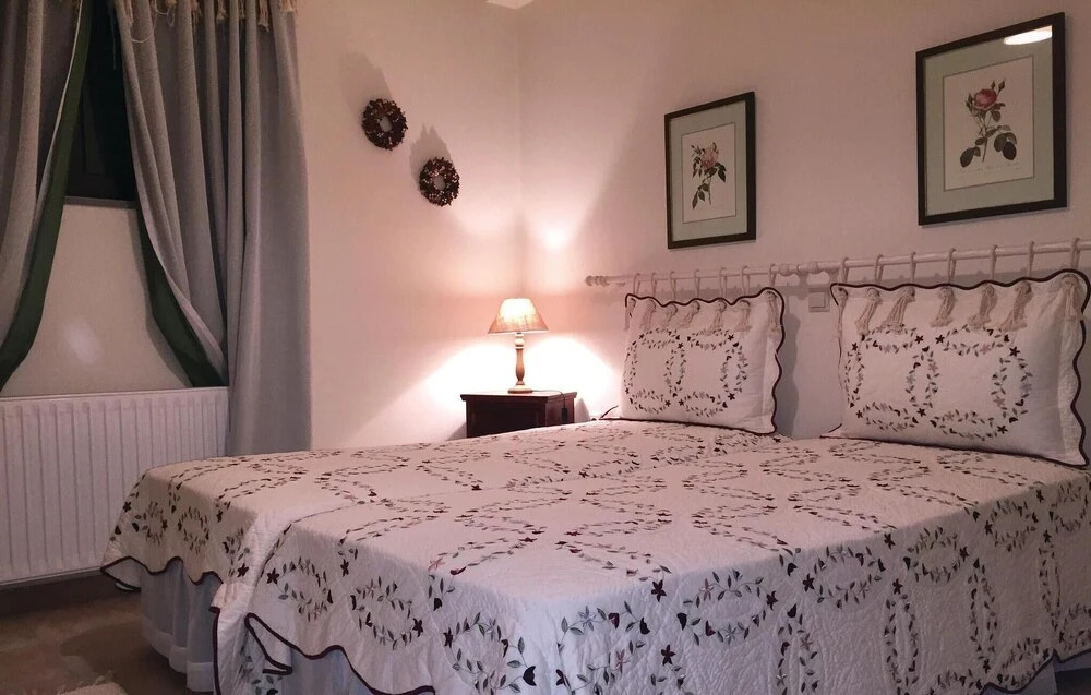 Awesome Home In Kamena Vourla