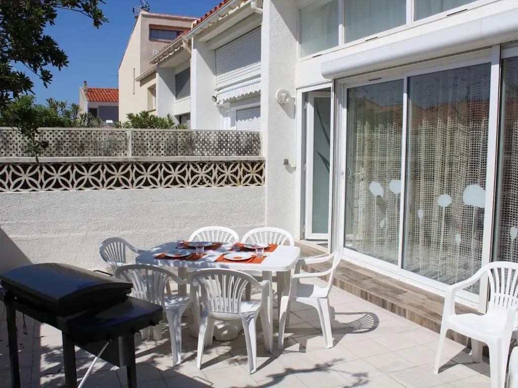 Maison familiale rénovée, à 100m de la plage, terrasse, garage, wifi, au centre de Port-la-Nouvelle - FR-1-229C-51
