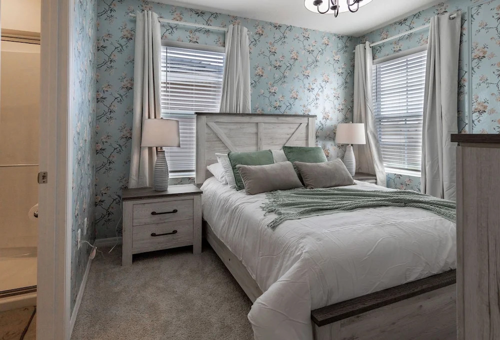 7660oml-solterra Resort 5 Bedroom Home by RedAwning