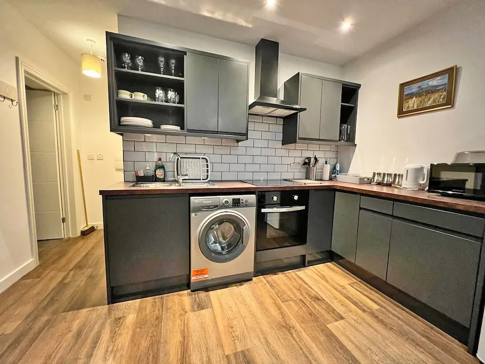 Immaculate 2-bed Apartment Town Centre