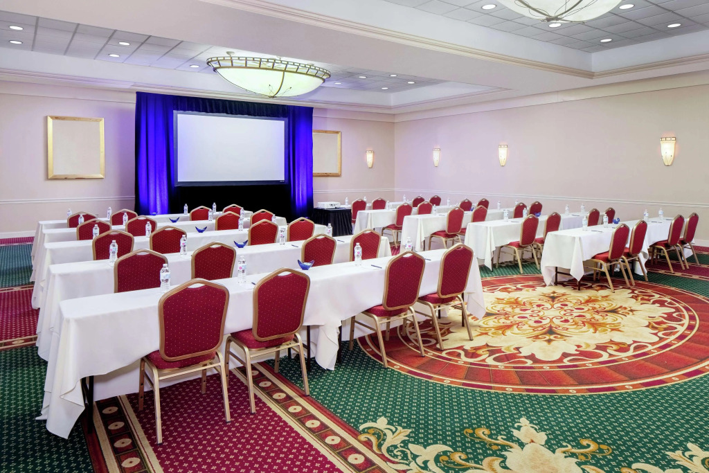 DoubleTree by Hilton Cleveland East Beachwood