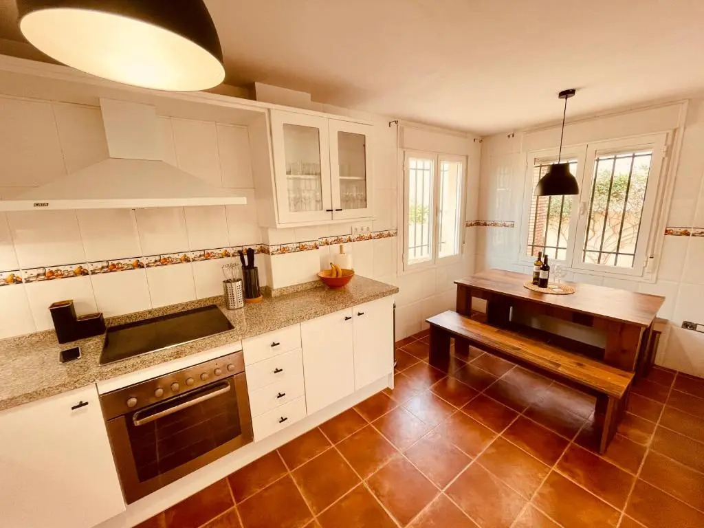 Newly renovated, Spacious, Bright Villa 5 minutes to the Beach