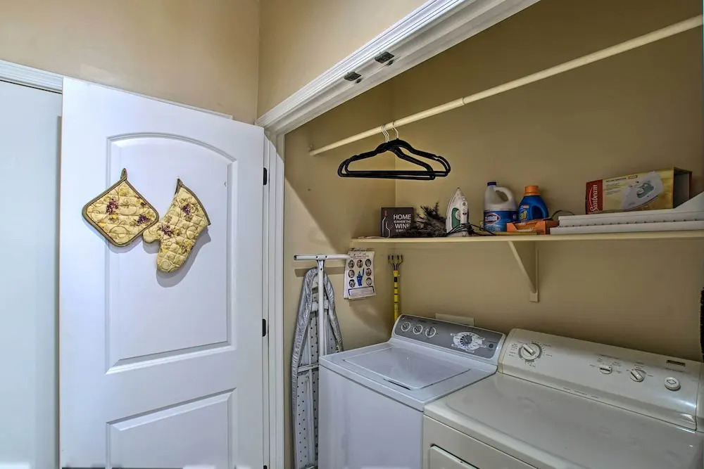 Near Golf: Casita w/ Patio 10 Mi to Dtwn Phoenix