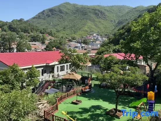 Yunmiao Xiaozhu Guesthouse in Miaofeng Mountain