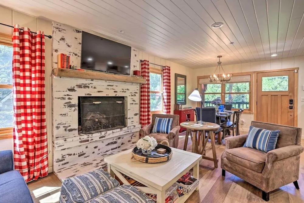 Steps to Lake: Cabin w/ Deck in Lake Arrowhead