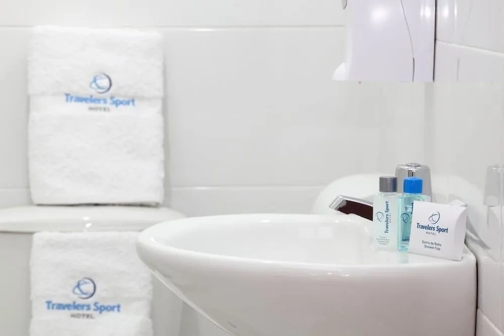 Hotel Travelers Sport