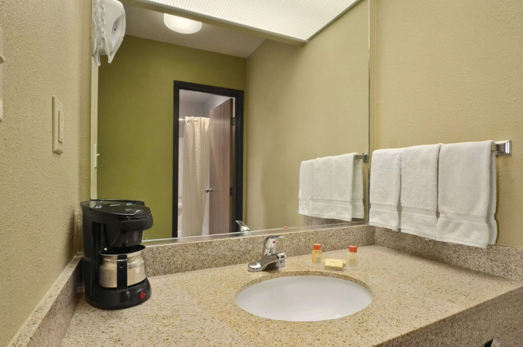 Days Inn by Wyndham Carlsbad