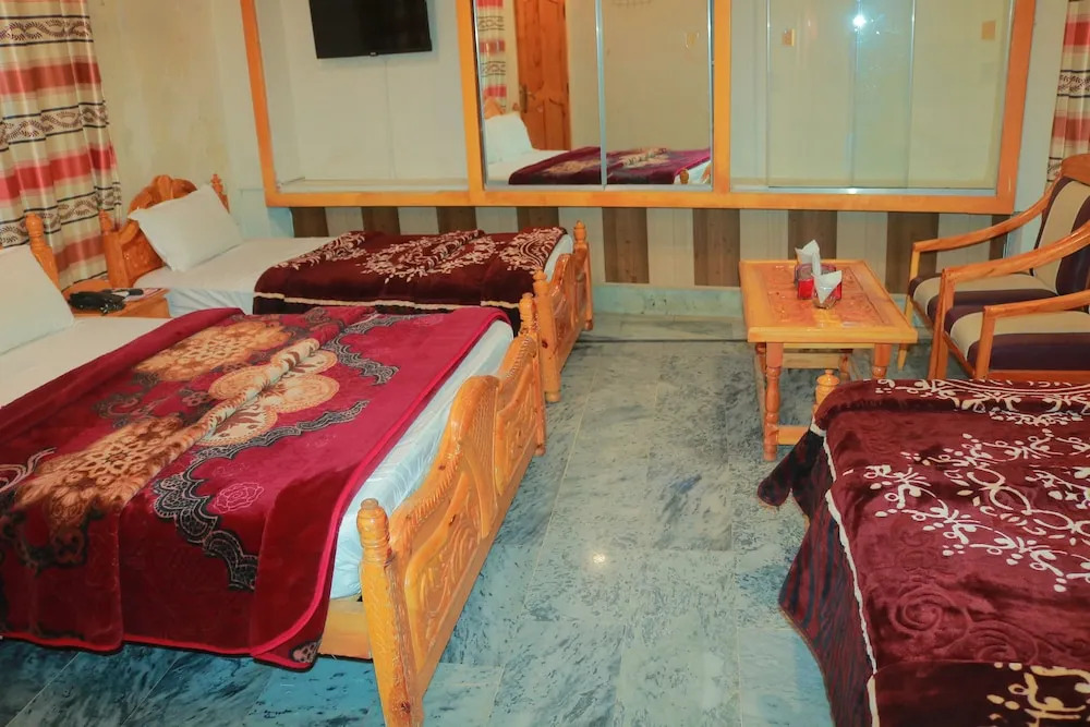 ALMAS HOTEL Best Hotel in swat