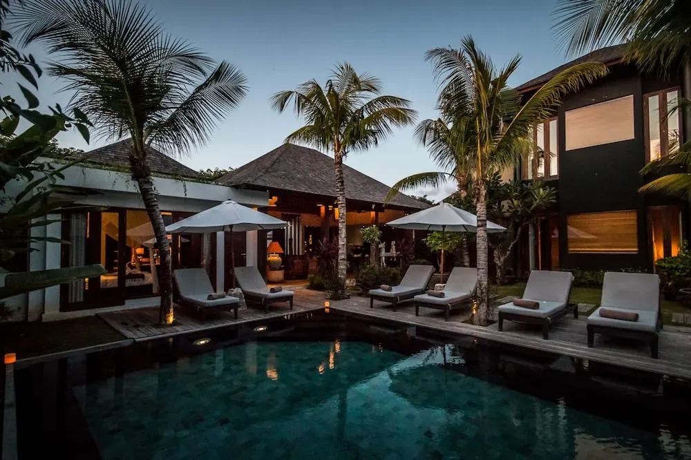 Luxury 12 Bedroom Villa With Private Pool, Bali Villa 2081