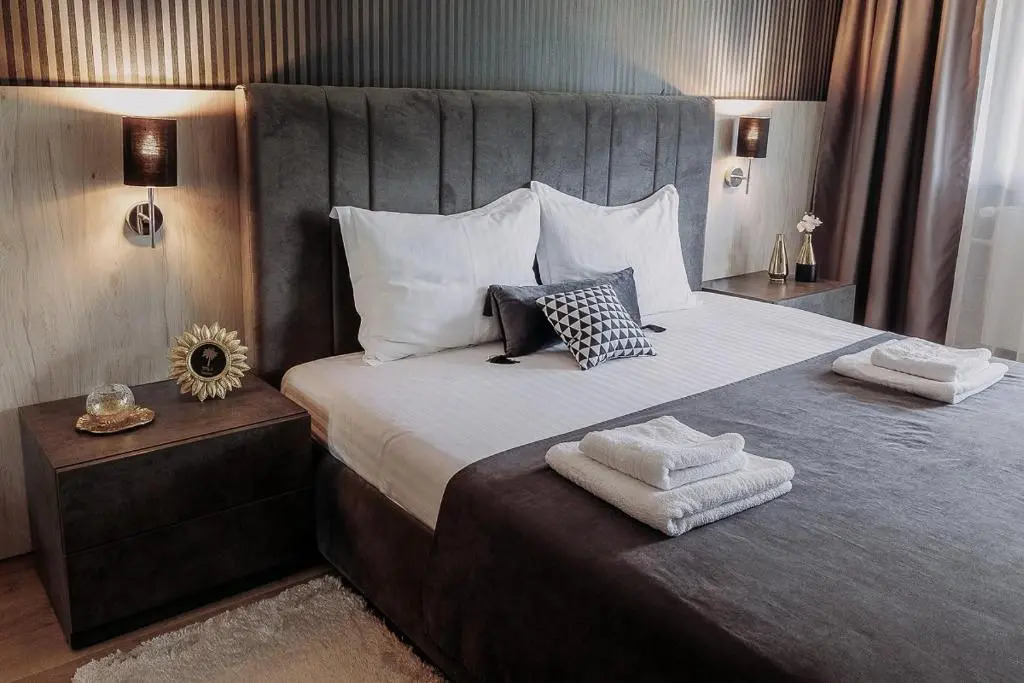 Charlotte Residence - 2 Bedrooms Apartment