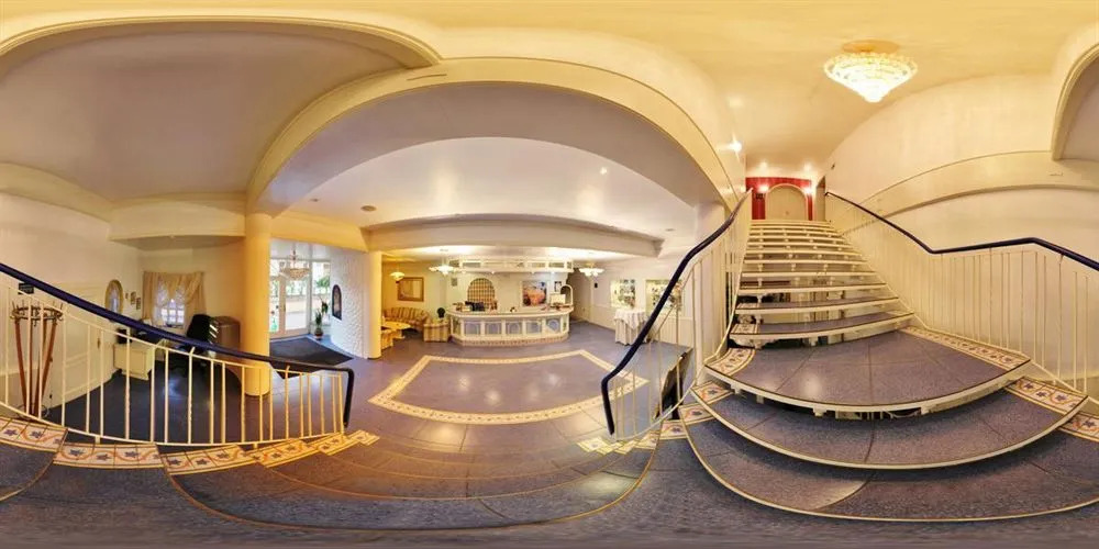 Bach Hotel