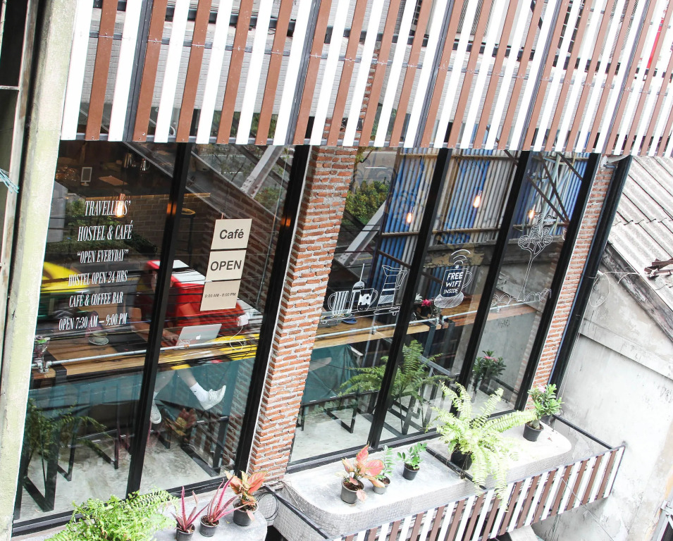 ThongLor Travellers Hostel and Cafe