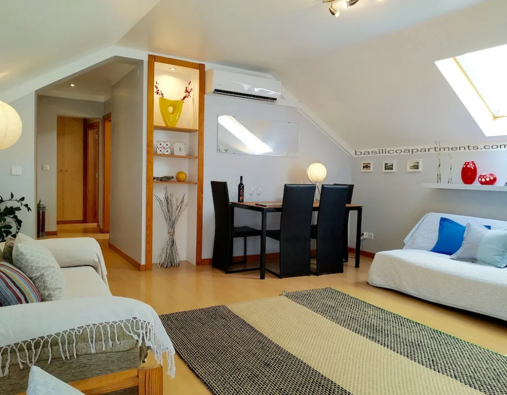 Studio for two next to Alfama and flea market