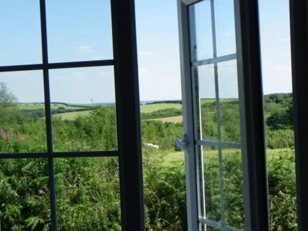 The Dainty Den, Headgate Farm