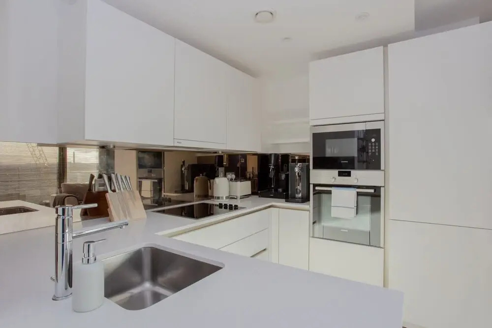 Contemporary 1 Bedroom Apartment in South London