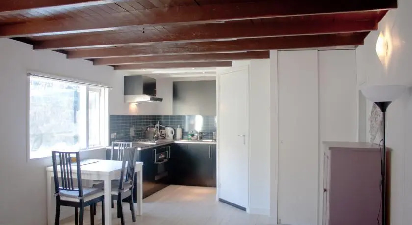 The Burret Houseboat
