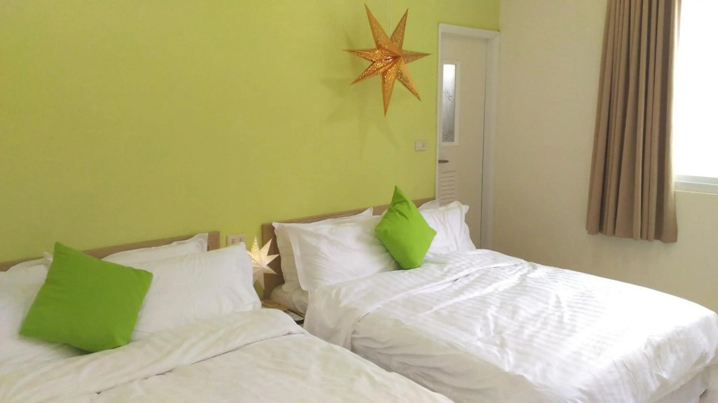 Pineapple Backpackers Hostel