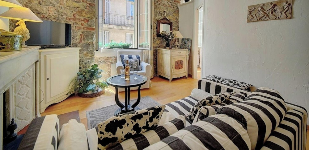 Atypique Appartement 2 Chambres Suquet A2b159
