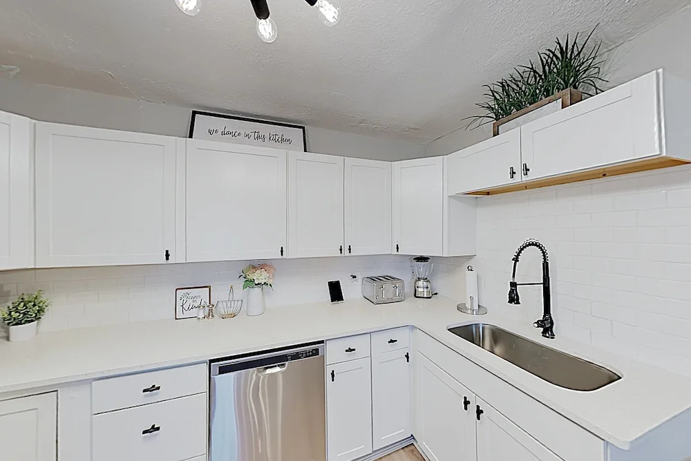 New Listing! All-new W/ Pool - Near Beach 3 Bedroom Home