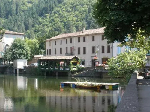 Les Bruyeres
