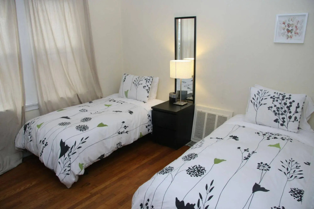 West Hollywood Vintage Vacation Apt