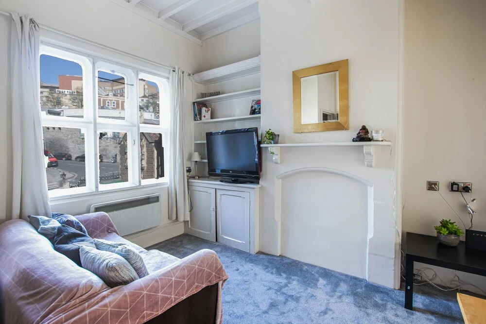 Centrally-located Flat in Stunning Period Building