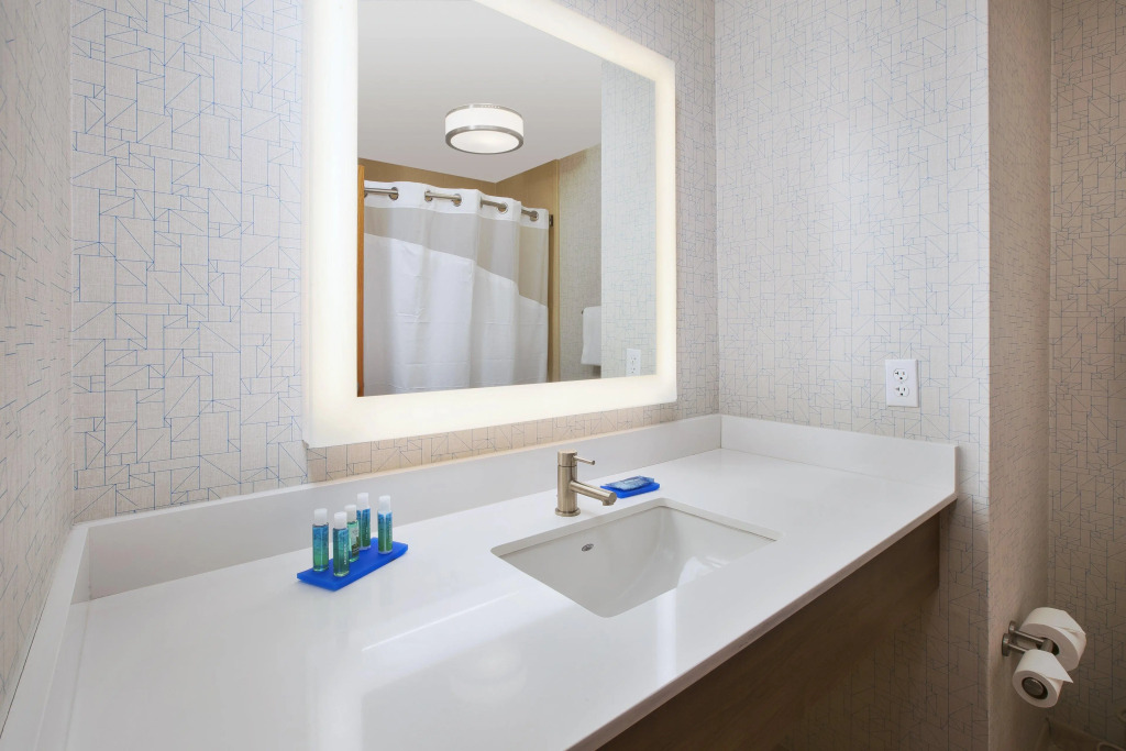 Holiday Inn Express Hotel & Suites Auburn Hills by IHG