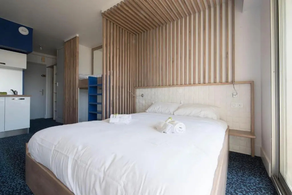 Studio design au pied de la gare de la Baule