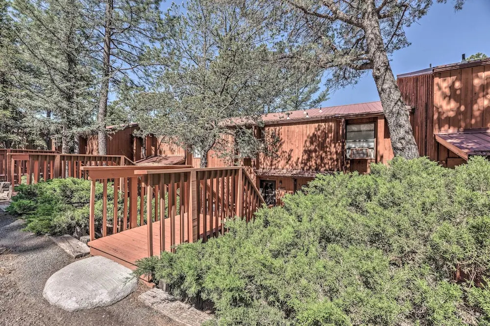 Updated Ruidoso Mountain Escape w/ Deck & Balcony!