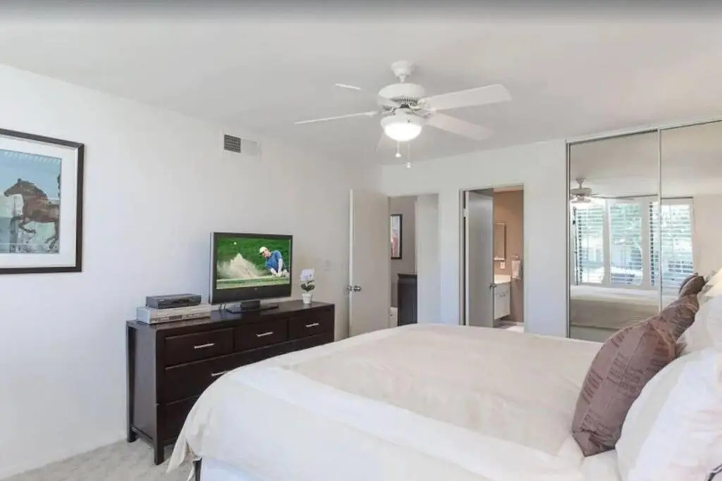 Private Country Club Condo on awesome golf course