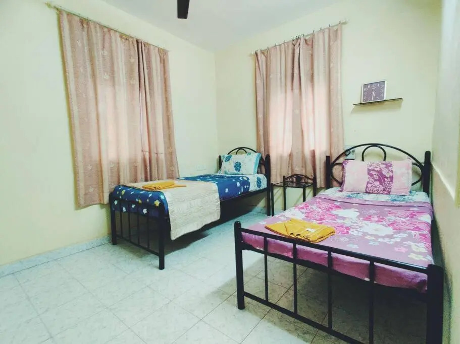 Prime Location-2mnts Baga-calagt Beach-Lovly House