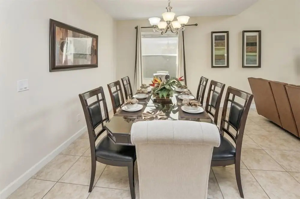 Contemporary 5 Bed 5 Bath Single Family With Upgrades