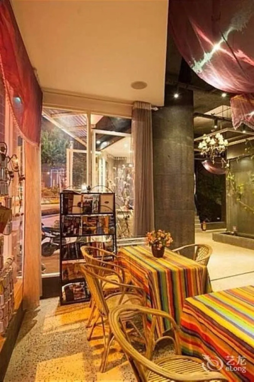 Guilin Style Art Theme Hotel