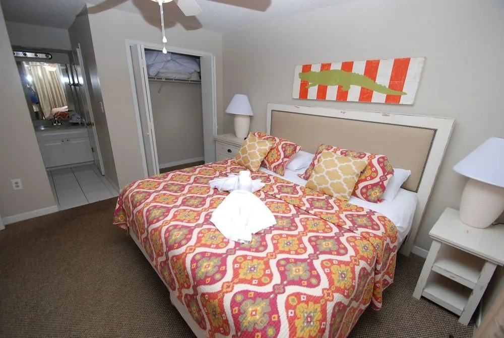 Buena Vista 104 by RedAwning