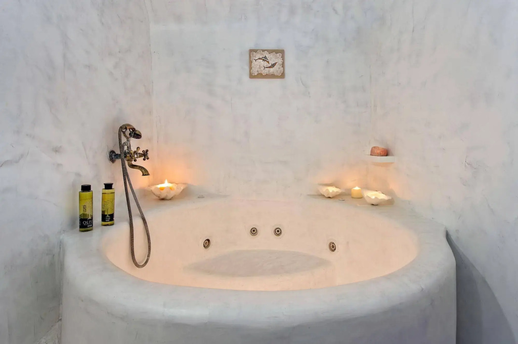 White Cave Private Villa