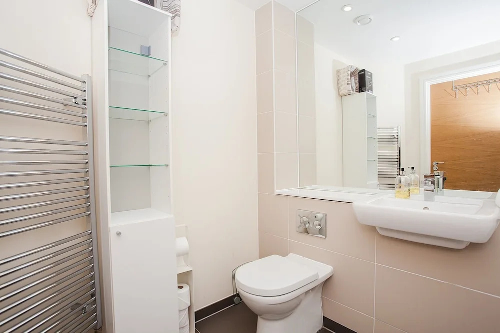 Modern 2 Bed Apartment Close to Canary Wharf