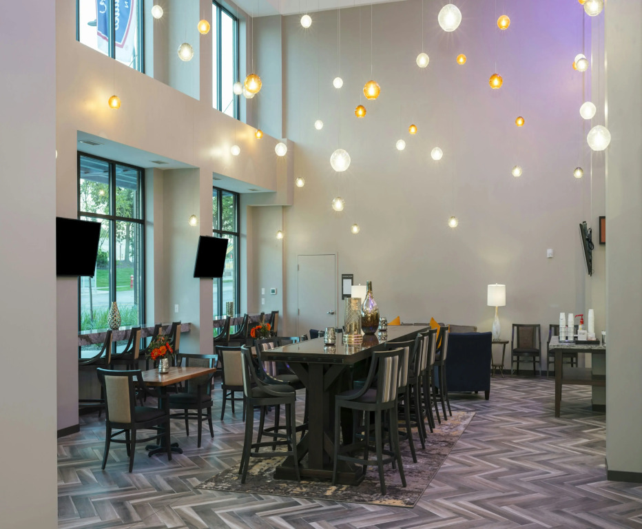 Hampton Inn and Suites Minneapolis University Area, MN